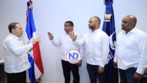 Director SNS juramenta nuevo director Hospital de Higüey