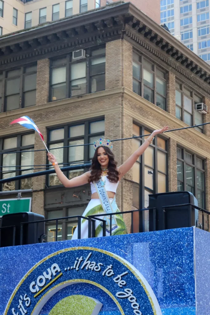 Mayra Delgado 4 Miss Mundo Dominicana Mayra Delgado ovacionada en el Desfile Dominicano en Nueva York
