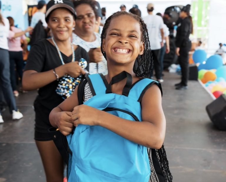 NINA FELIZ CON ESCOLARES “Plásticos por Útiles Escolares” recolectó 15.2 mm de botellas