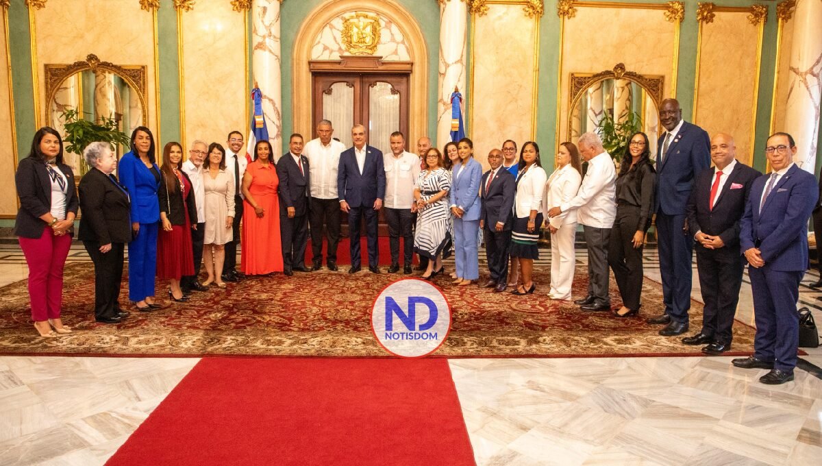 Presidente Abinader informa mejora de 900 instalaciones deportivas ha beneficiado a 500 mil estudiantes y atletas 2 Presidente Abinader informa mejora de 900 instalaciones deportivas ha beneficiado a 500 mil estudiantes y atletas