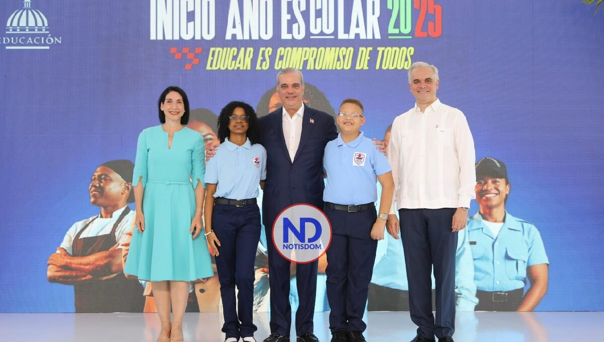 Presidente Abinader: «Que la escuela sea el centro de la comunidad para transformar valores»