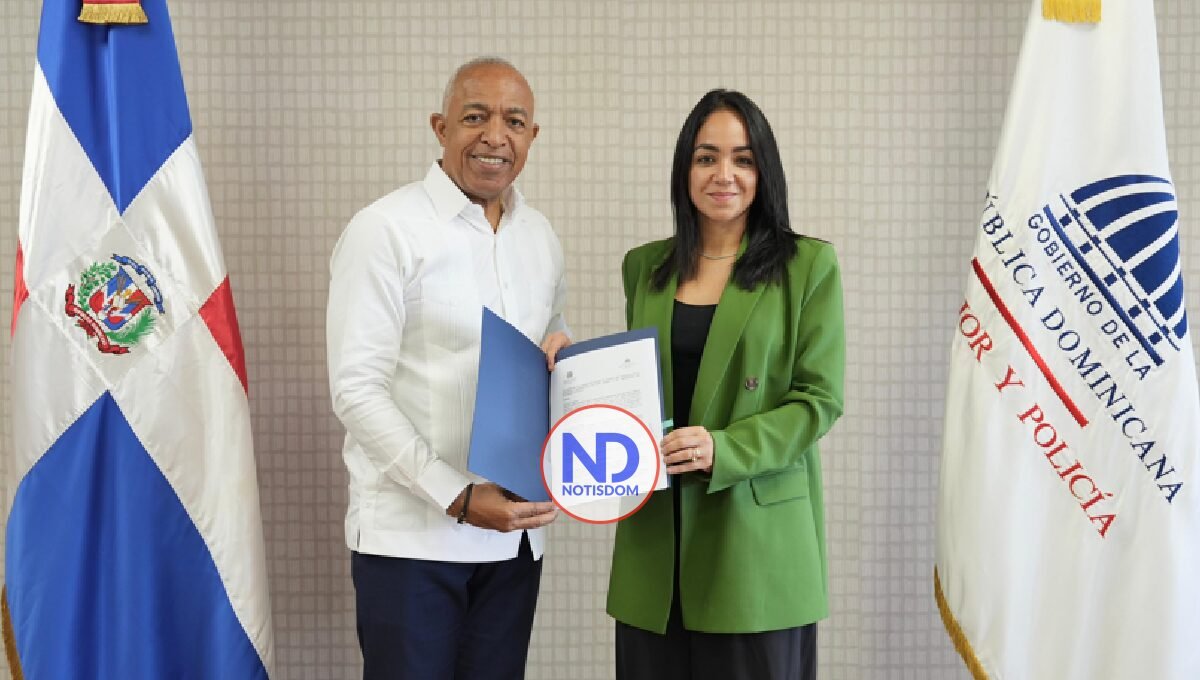Interior y Policía y consulado en NJ firman histórico acuerdo para acercar servicios a diáspora dominicana