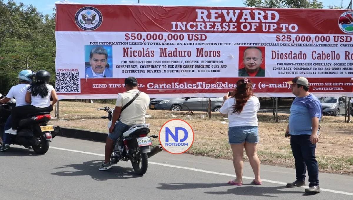  EU instala valla con la recompensa Maduro-Cabello