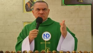 Sacerdote aclara reglas sobre apariencia estudiantil no son nuevas