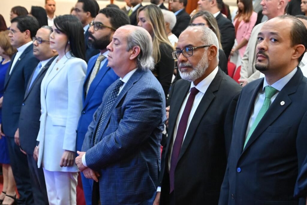 PERSIO MALDONADO Y OTROS Persio Maldonado destaca formación justicia constitucional para afrontar retos de la IA en el periodismo