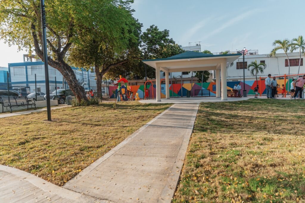 Carolina moderniza parque 30 de Mayo para disfrute de los comunitarios 5 Parque 30 de Mayo Carolina moderniza parque 30 de Mayo para disfrute de los comunitarios