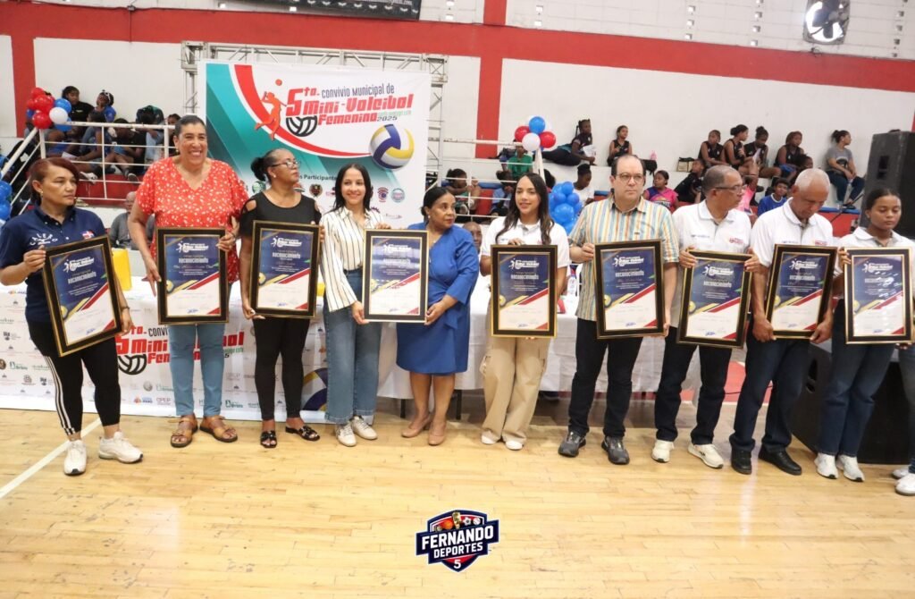 Quinto Convivio de Mini Voleibol 2025 1 Calero, Femdris, Villa Carmen y La Fe arrancan con victoria en el Quinto Convivio de Mini Voleibol 2025