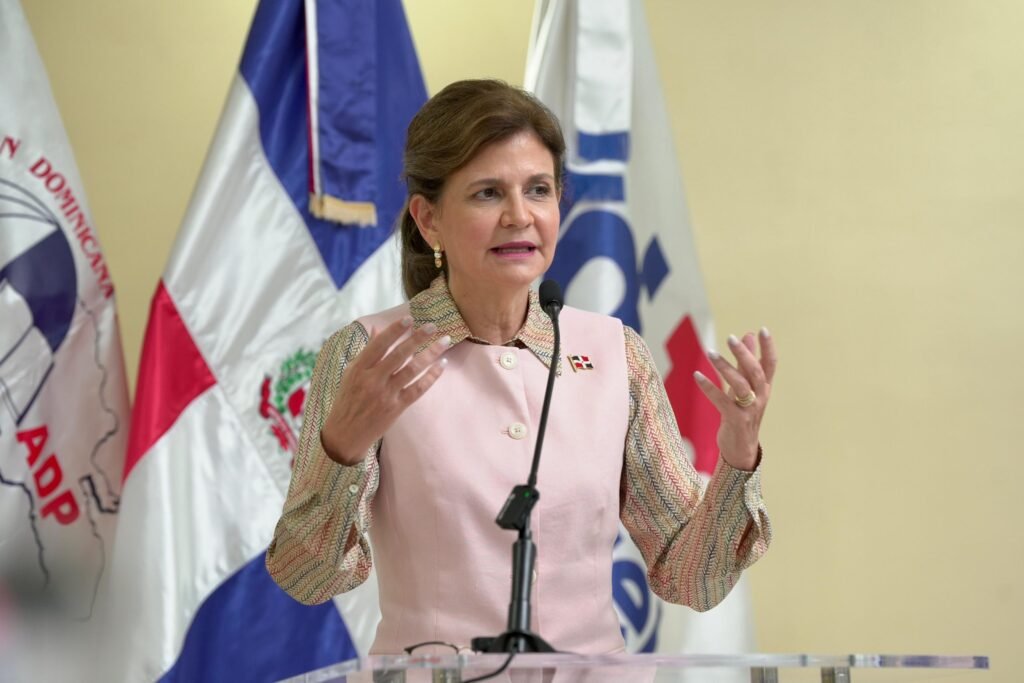 Raquel Pena 192 Indotel y ADP firman convenio que otorga más de 1,400 becas y capacitar docentes en competencias digitales