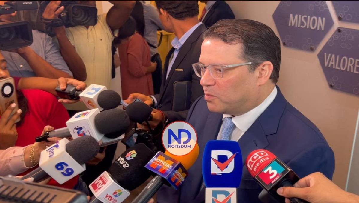 Sanz Lovatón a Danilo Medina: “Se equivoca al decir que humillaría a Abinader”