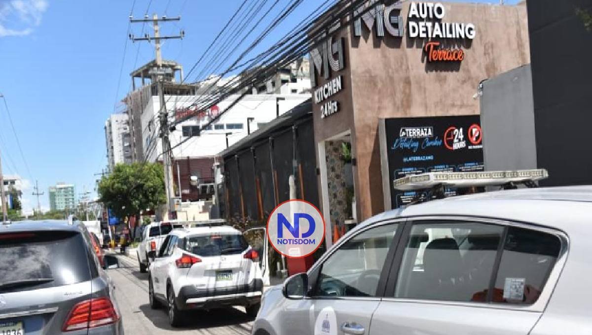 Un muerto y un herido deja balacera en restaurant Naco