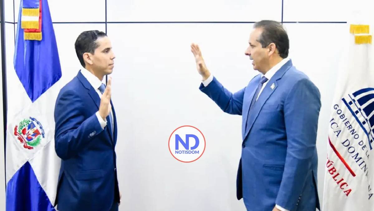 Víctor Atallah juramenta a Edward Guzmán como nuevo director ejecutivo de SeNaSa