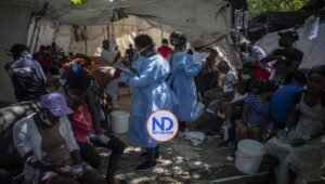 Desplazados en campamentos haitianos sufren azote del cólera