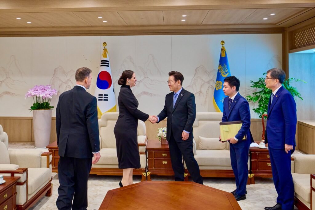 Angie Martinez Y OTROS 1 Embajadora Angie Martínez presenta cartas credenciales ante el presidente de Corea, Lee Jae-myung