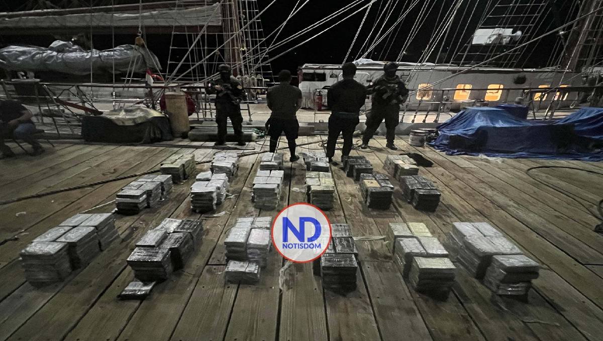 Decomisan en Baní 448 paquetes de cocaína procedentes de Colombia y apresan a dos dominicanos