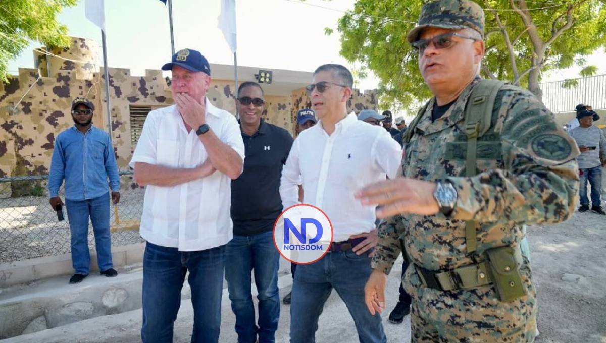 Ministro de Defensa y otros altos mandos recorren frontera