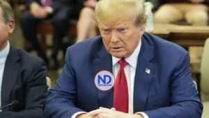 Amenaza quitar fondos NY tras apoyo Gobernadora a Mamdani