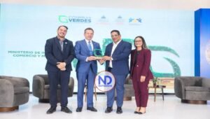 Otorgan galardón al MICM por liderazgo en Compras Verdes