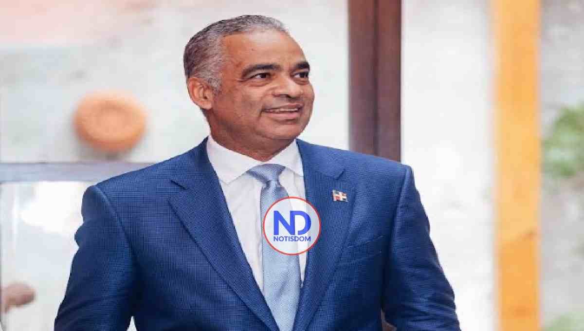 Ministro Joel Santos presenta planes y retos del sector energético en encuentro de La Mesaza