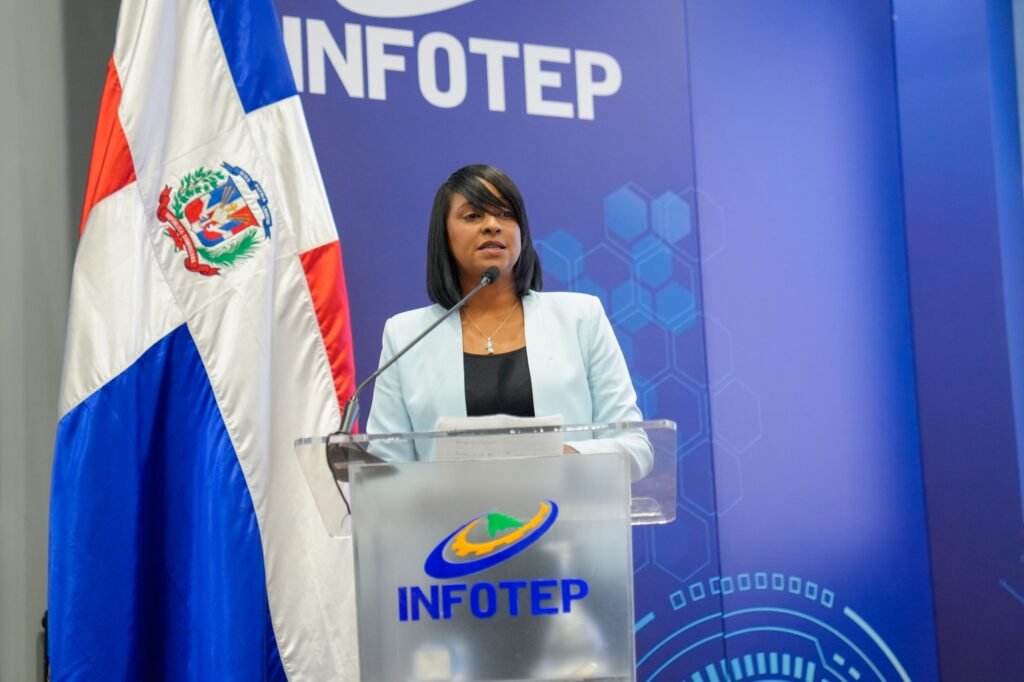 Lludy Terrero Anuncian diplomado especializado en turismo de cruceros en Pedernales