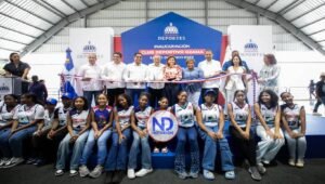 Gobierno inaugura un bajo techo en el Ensanche Ozama