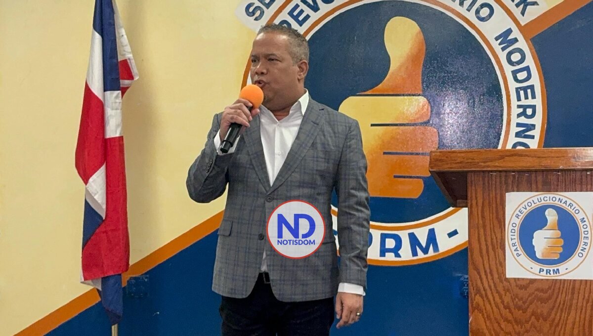 Héctor Acosta encabeza encuentro histórico en la Seccional del PRM en Nueva York