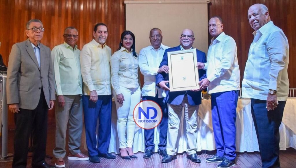 NOTISDOM FOTOS PF2025 2025 09 03T154818.546 Certificado histórico reafirma liderazgo de Yulín Mateo en el PRM y su rol como voz en el exterior