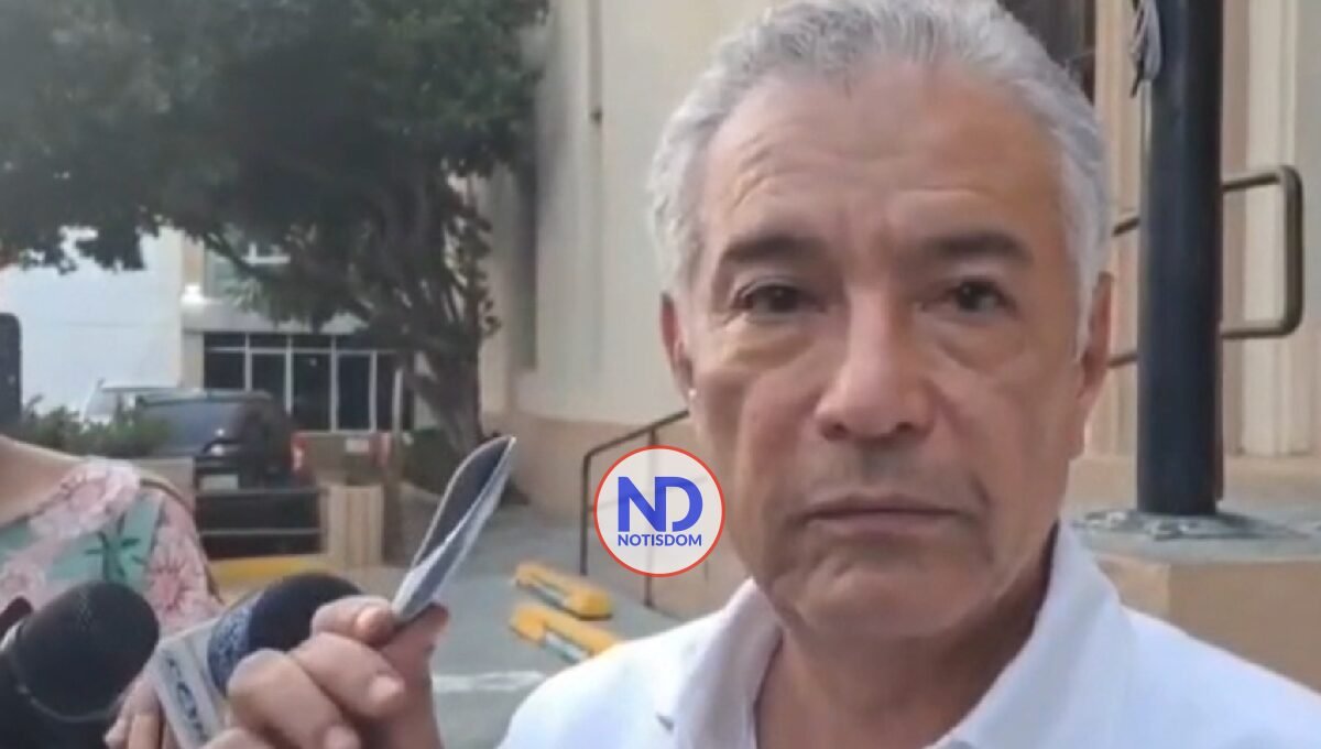 Roban vehículo de Ángel Lockward frente al Palacio de Justicia de Ciudad Nueva [Video]