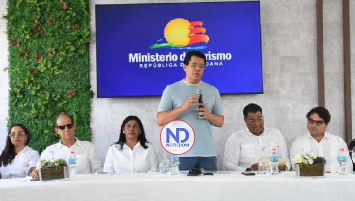 David Collado inicia obras en Río San Juan y marca distancia de vieja política: "No robo ni recibo comisión" 2 David Collado inicia obras en Río San Juan y marca distancia de vieja política: «No robo ni recibo comisión»