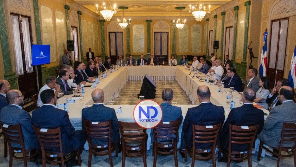 NOTISDOM FOTOS PF2025 2025 09 17T215531.634 Empresarios y Gobierno reafirman confianza en el crecimiento económico de RD