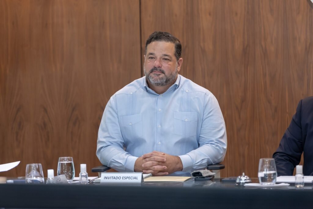 Paino Henriquez 1 Ministro Paíno Henríquez presenta al CONEP fortalezas y retos de Medio Ambiente