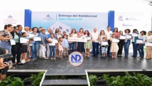 Ministerio de la Mujer entrega bonos a damas en SDO en el marco del Plan Nacional de Viviendas Familia Feliz