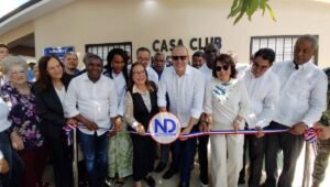 Alcaldía de Santiago entrega remozada Casa Club y cancha en Monte Adentro por RD$19.3 millones
