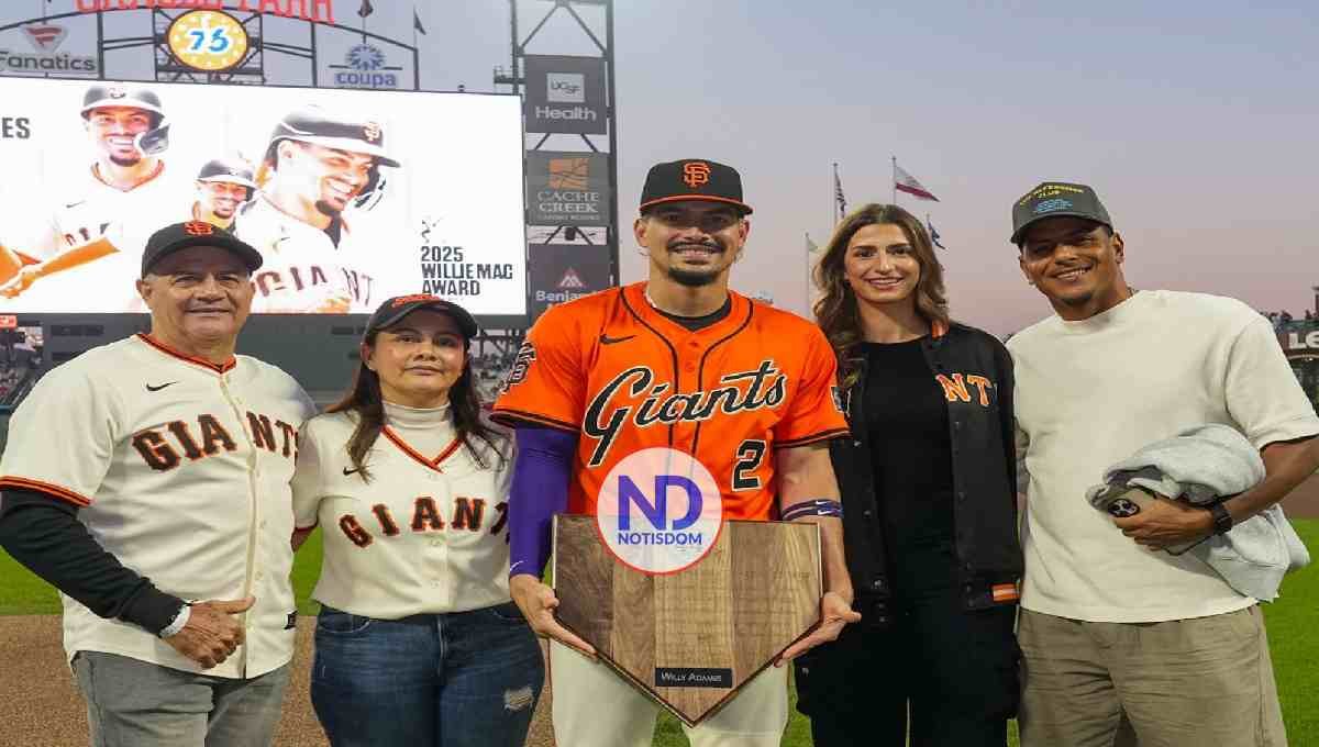 Willy Adames es galardonado con el premio Willie McCovey