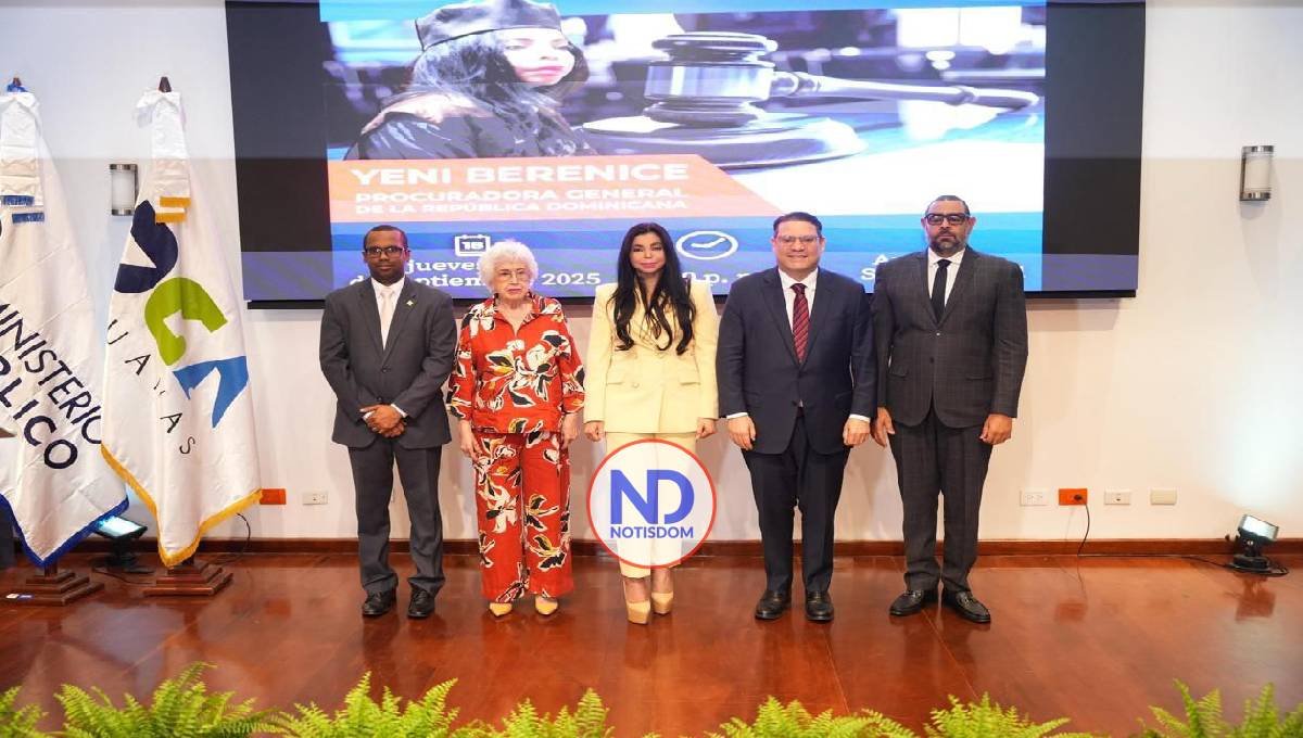 Procuradora imparte primera conferencia en Aduanas sobre nuevo Código Penal