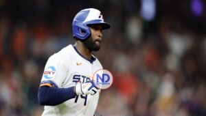 Yordan Álvarez sale del juego tras torcerse el tobillo izquierdo