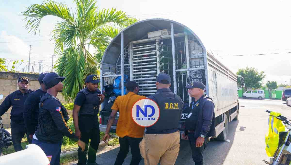 Migración RD detiene a 1,197 haitianos y deporta otros 1,105 2 Migración RD detiene a 1,197 haitianos y deporta otros 1,105