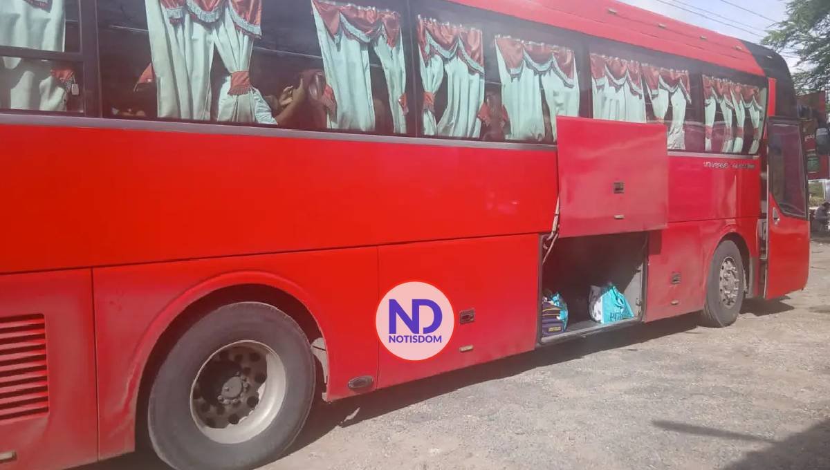 Decomisan ocho pacas de presunta marihuana en operativo conjunto en Azua 2 Decomisan ocho pacas de presunta marihuana en operativo conjunto en Azua