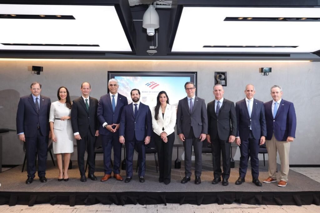 Ernesto Bournigal Read Y OTROS Superintendente resalta solidez y crecimiento del mercado de valores en Semana Dominicana 2025