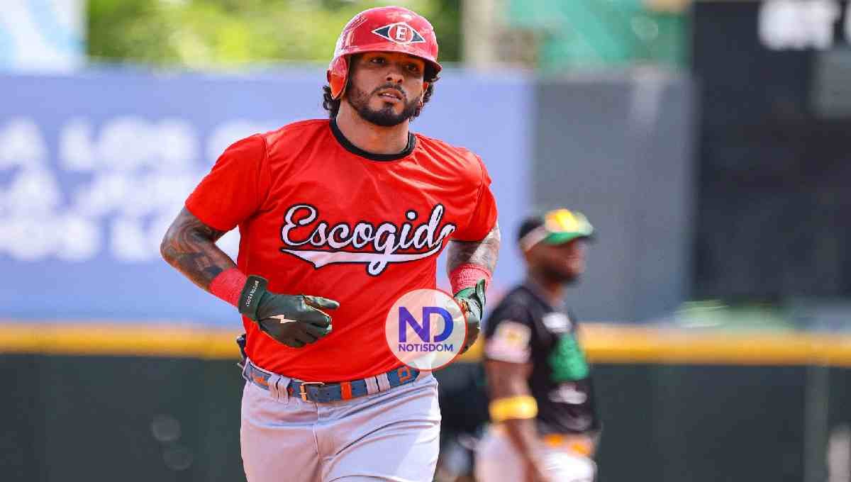 Jonathan Araúz pegó cuadrangular en pretemporada de los Leones 2 Jonathan Araúz pegó cuadrangular en pretemporada de los Leones