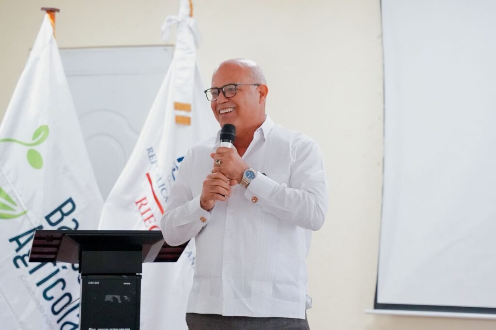 Anuncian concurso de RD$23.4 MM para productores agrícolas de Bahoruco e Independencia 5 Juan Rosario Anuncian concurso de RD$23.4 MM para productores agrícolas de Bahoruco e Independencia