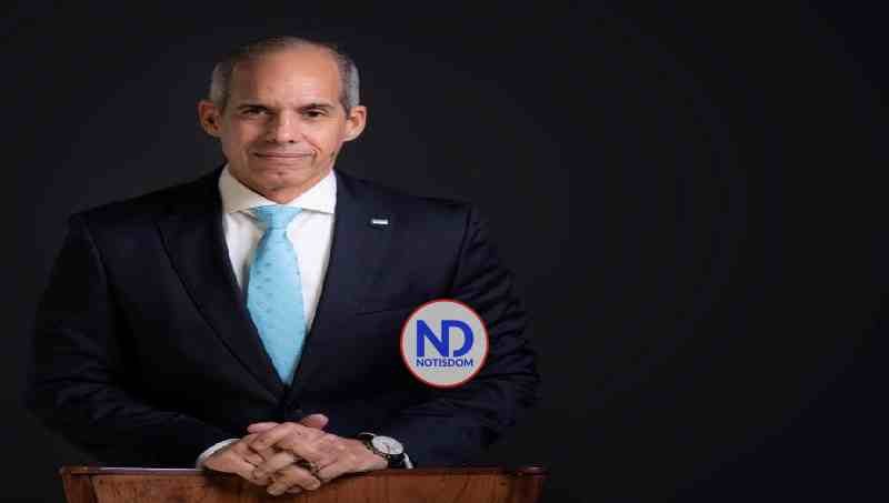 Edwin De los Santos es electo presidente de la Asociación de Cámaras de Comercio 2 Edwin De los Santos es electo presidente de la Asociación de Cámaras de Comercio