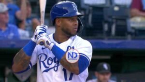 Estrellas contratan a jardinero boricua Nelson Velázquez