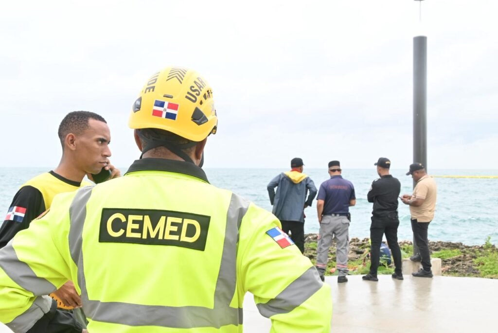 autoridades intensifican la busqueda en las area del Mar Caribe Autoridades continúan búsqueda del niño desaparecido en Los Mameyes, SDE