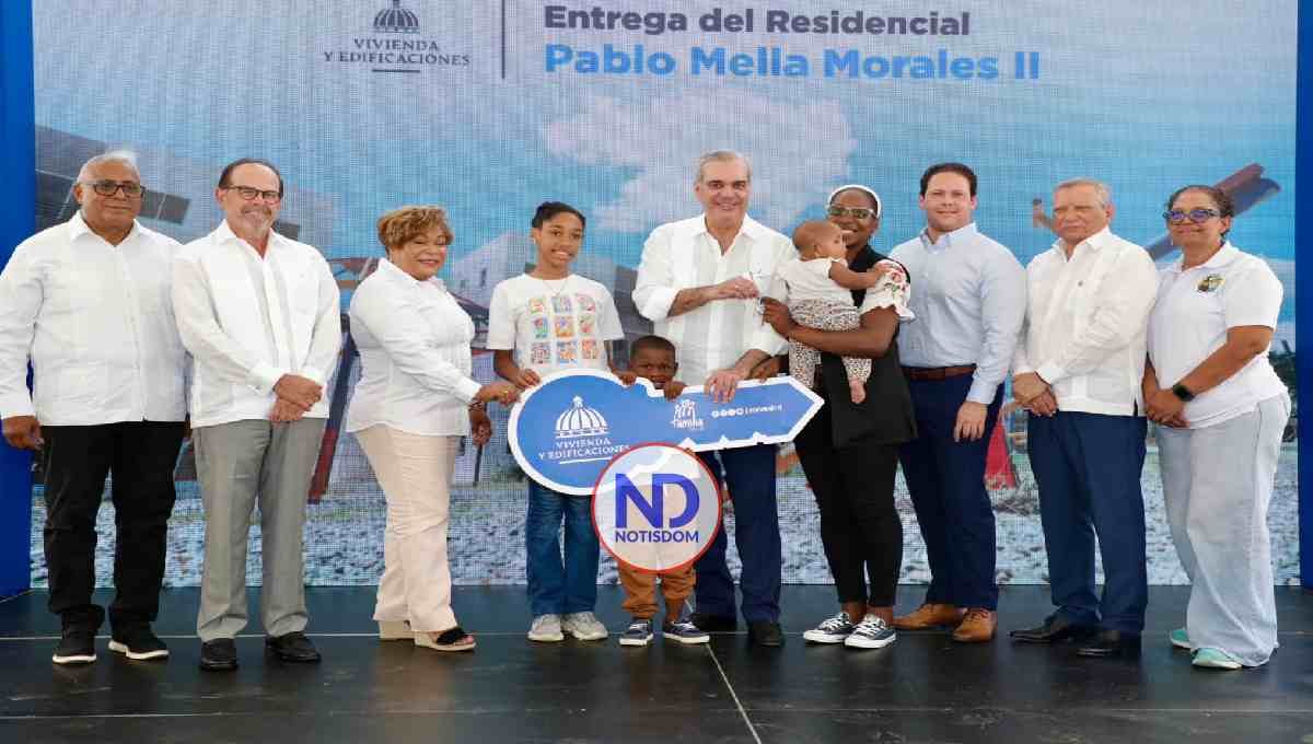 El Presidente entrega 95 nuevas viviendas en Pedro Brand, SD