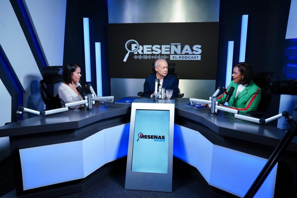 Carlos Bonilla asegura déficit habitacional en RD asciende a 1.4 millones de viviendas 5 Adelaida Martinez Rafael Nunez y Yarit Ortiz Carlos Bonilla asegura déficit habitacional en RD asciende a 1.4 millones de viviendas