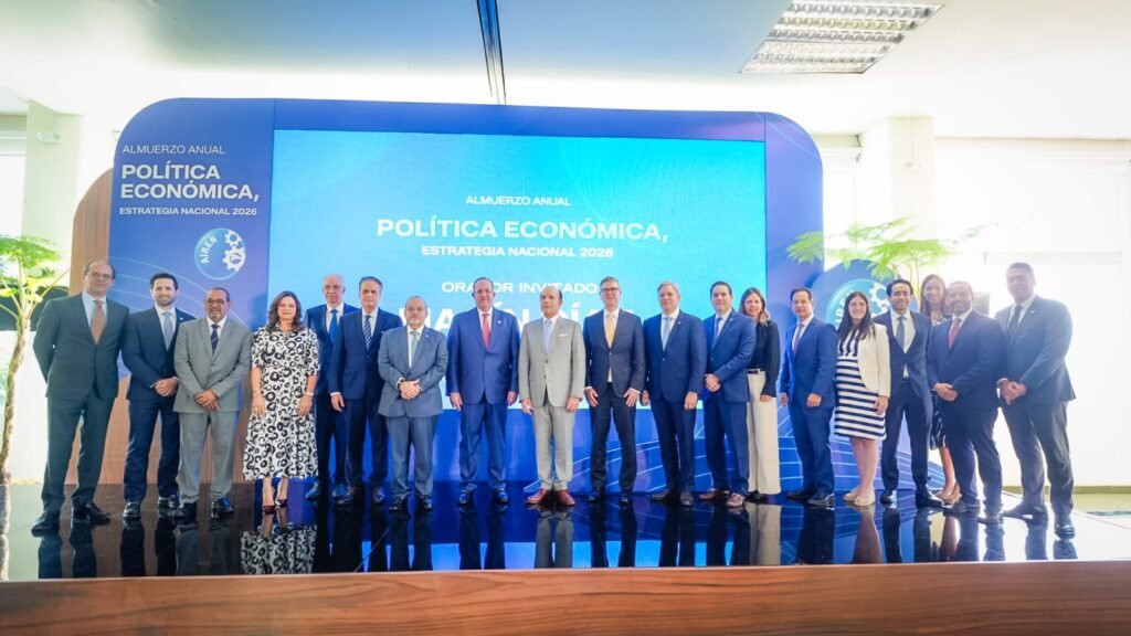 Almuerzo Anual Airen 2025 1 Magín Díaz reafirma la estabilidad de la RD y llama a evitar el pesimismo económico