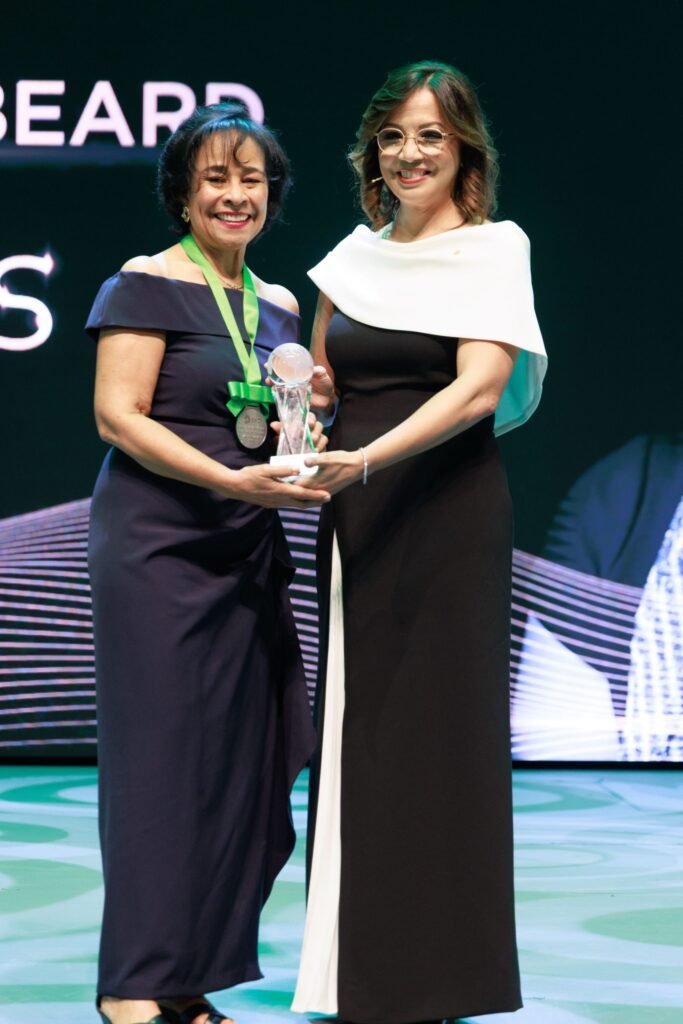 BHD celebra décima edición del Premio Mujeres que Cambian el Mundo 5 Asesoria y mentoria para las ganadoras 2 BHD celebra décima edición del Premio Mujeres que Cambian el Mundo