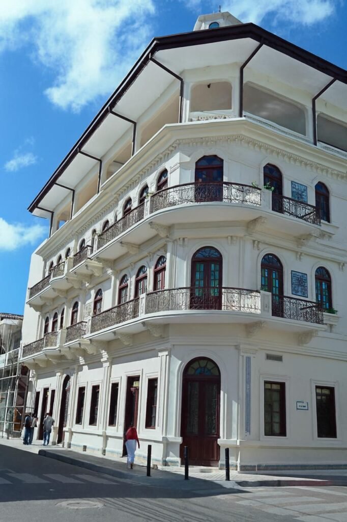 HOTEL LAS MERCEDES Banreservas rescata histórico Hotel Mercedes para convertirlo en centro cultural