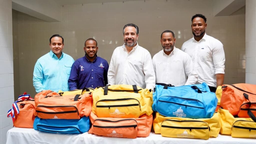 INEFI INEFI fortalece el deporte escolar en La Romana con remozamiento de canchas, charlas y entrega de utilería deportiva