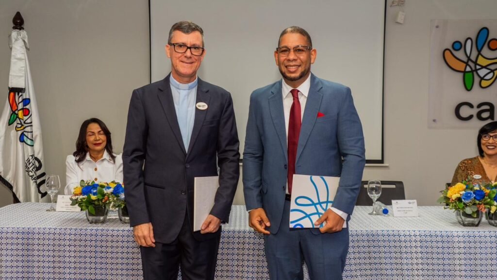 CAID nombra al doctor José Fernando Benoit Peña como nuevo director nacional 4 Jorge William Hernandez y Jose Fernando Benoit Pena CAID nombra al doctor José Fernando Benoit Peña como nuevo director nacional